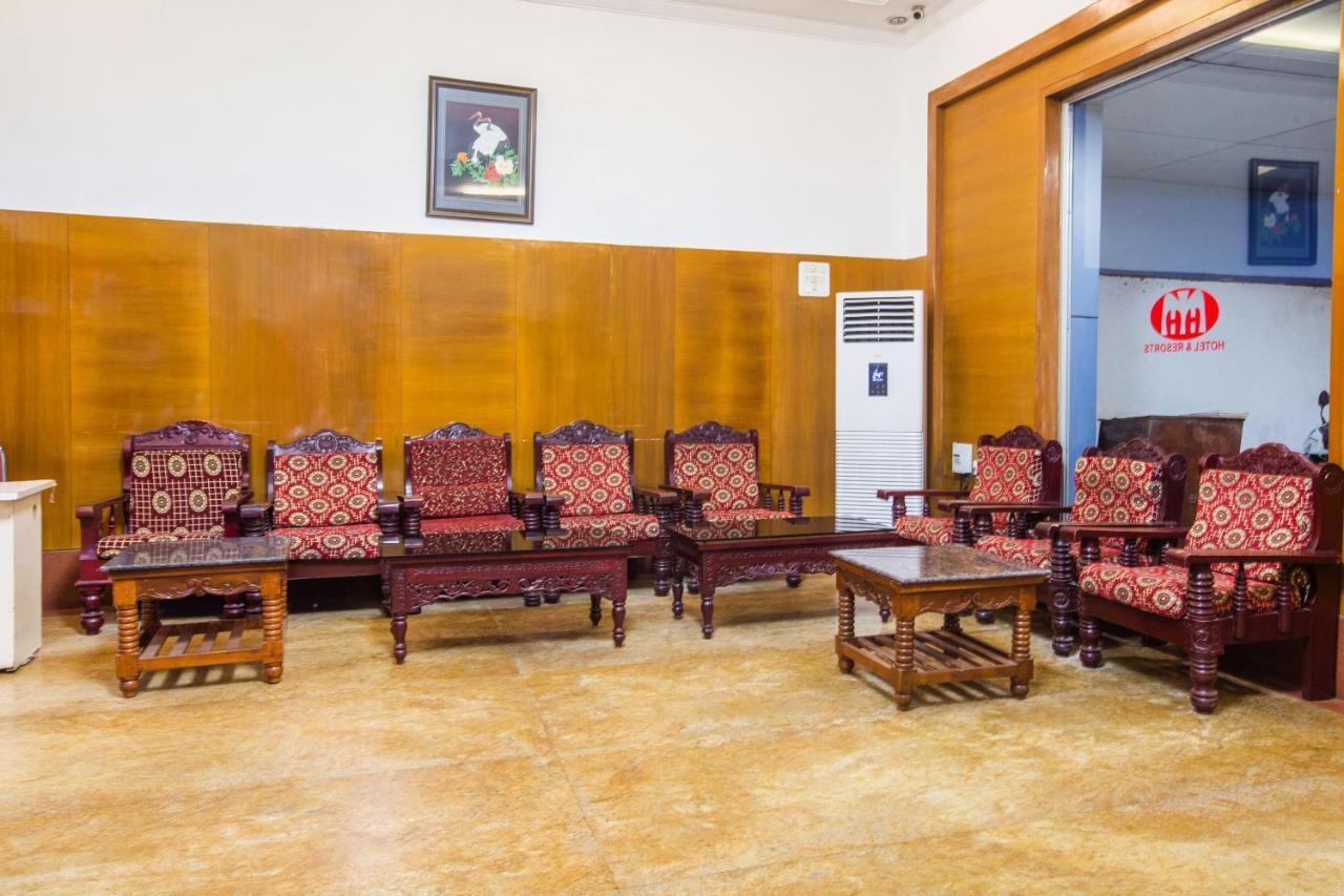 Capital O 69831 Hotel Mount Heera Madras Buitenkant foto