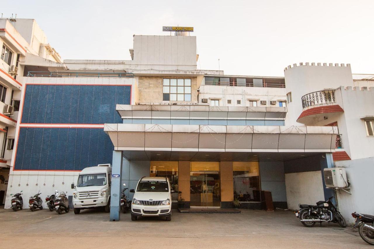 Capital O 69831 Hotel Mount Heera Madras Buitenkant foto