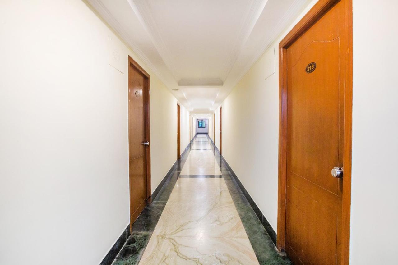 Capital O 69831 Hotel Mount Heera Madras Buitenkant foto