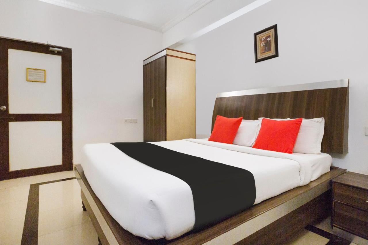 Capital O 69831 Hotel Mount Heera Madras Buitenkant foto